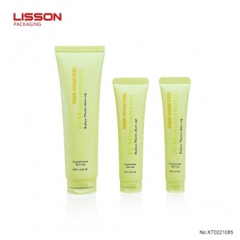 Экологичная полиэтиленовая туба с откидной крышкой, содержащая меньше пластика.